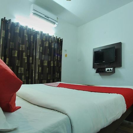 Lake View Hotel Мадурай Екстериор снимка