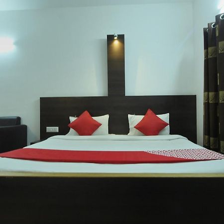 Lake View Hotel Мадурай Екстериор снимка