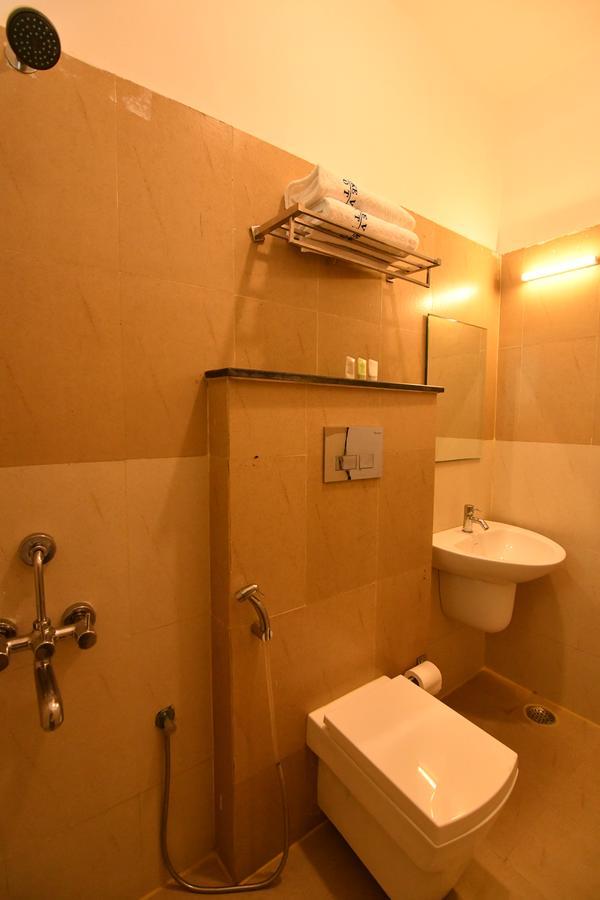 Lake View Hotel Мадурай Екстериор снимка