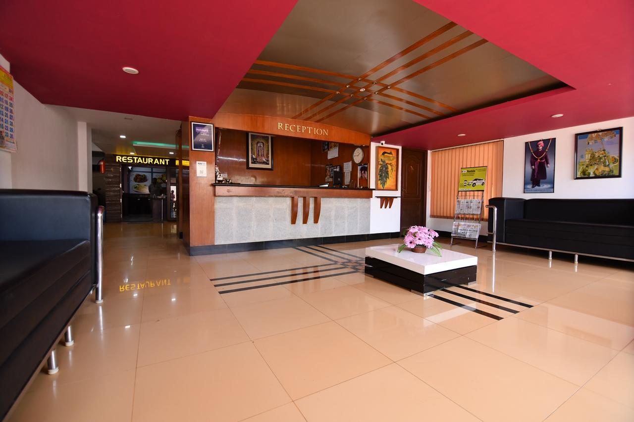 Lake View Hotel Мадурай Екстериор снимка
