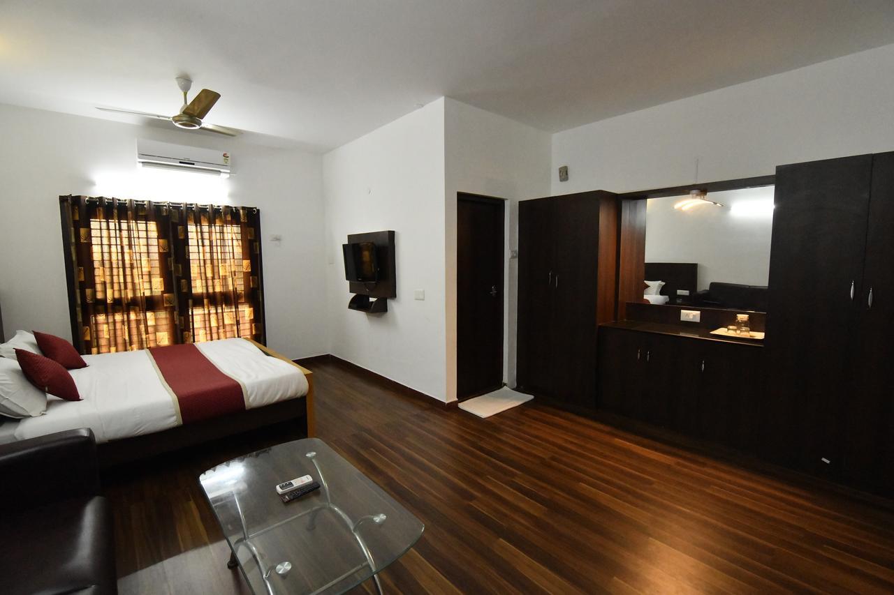 Lake View Hotel Мадурай Екстериор снимка