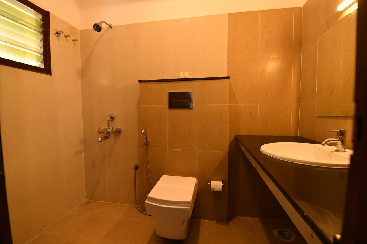 Lake View Hotel Мадурай Екстериор снимка