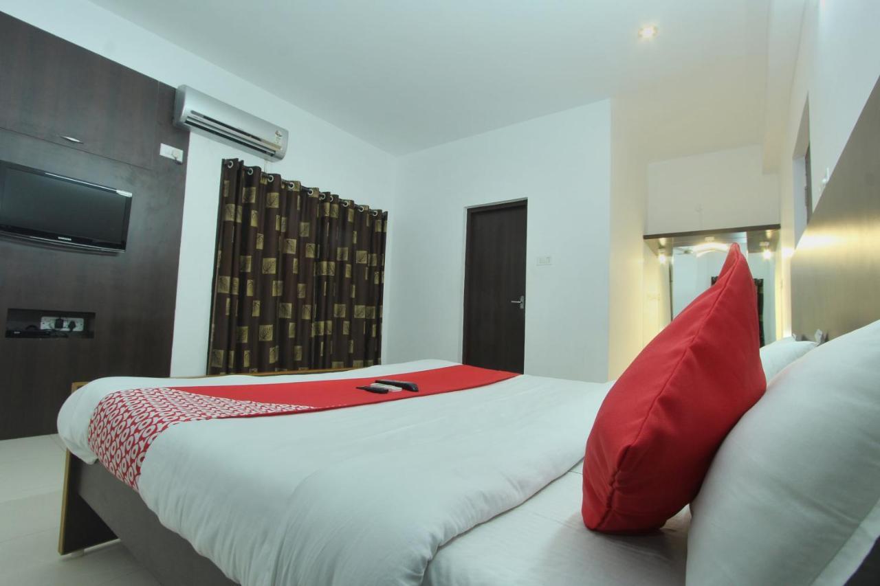 Lake View Hotel Мадурай Екстериор снимка
