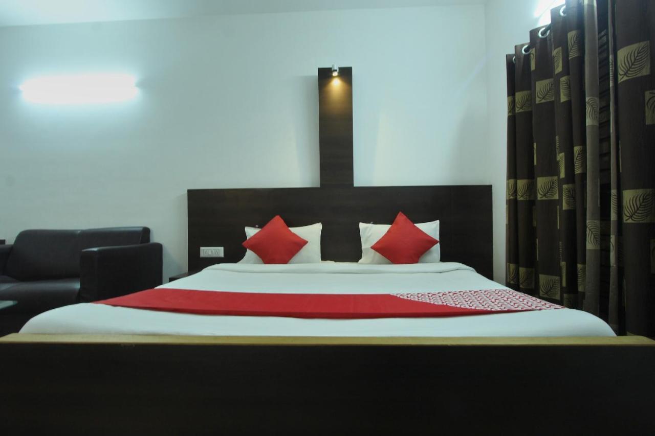 Lake View Hotel Мадурай Екстериор снимка
