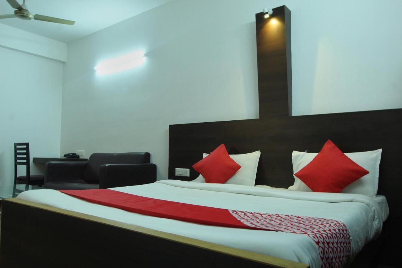 Lake View Hotel Мадурай Екстериор снимка